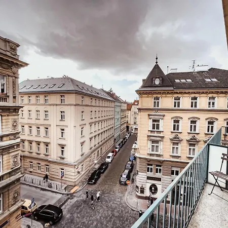 Turnkey I Vintage Terrace Praga