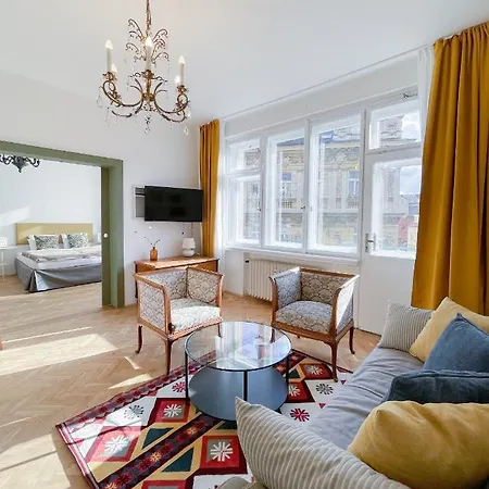 Turnkey I Vintage Terrace Praga