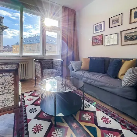 Turnkey I Vintage Terrace