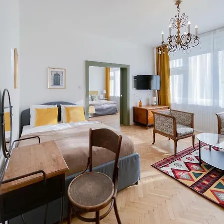 Turnkey I Vintage Terrace