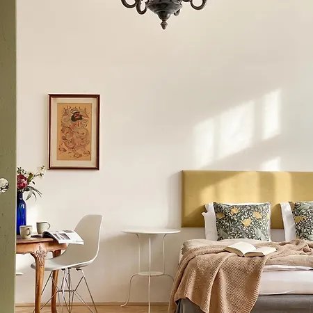Turnkey I Vintage Terrace *
