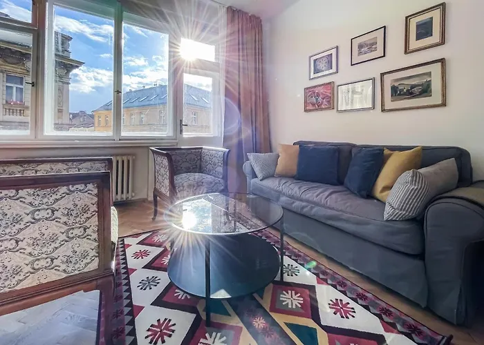 Turnkey I Vintage Terrace
