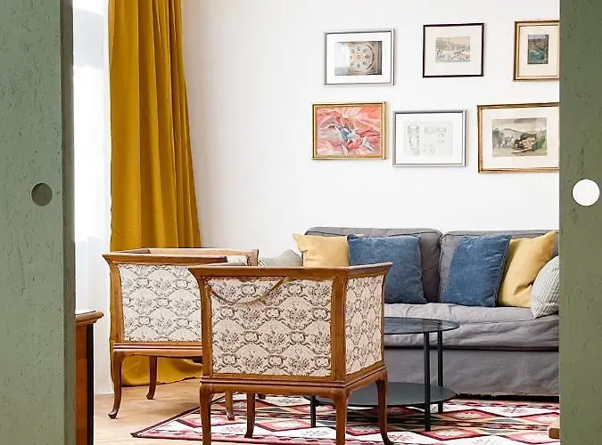 Turnkey I Vintage Terrace