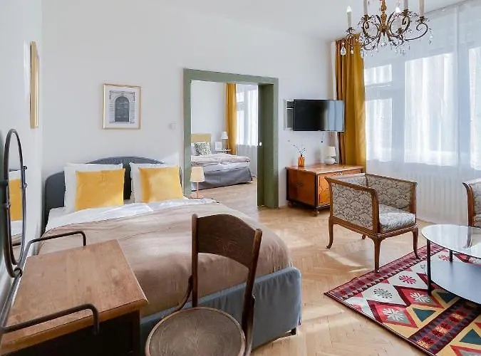 Turnkey I Vintage Terrace